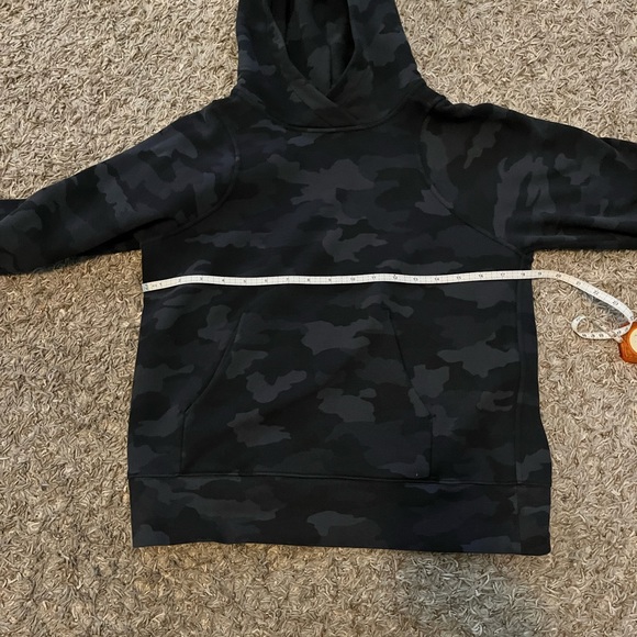 Lululemon black camo scuba hoodie. Size 4. - Picture 2 of 4